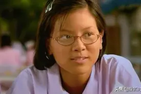 “泰国初恋”转型成性感女神，曾经清纯路人脸如今秒变大波浪图片