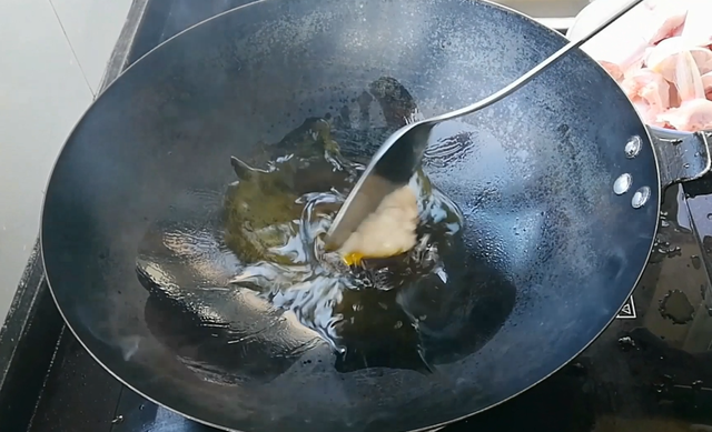 回鱼的鱼鳞怎么去掉
