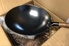 新买的铁锅如何开锅？老厨师教你正确的开锅方式，不生锈更好用图片