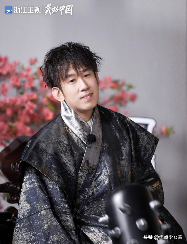 跑男新一期穿越三国有点搞笑！常驻MC全是配角？主角竟是村长？