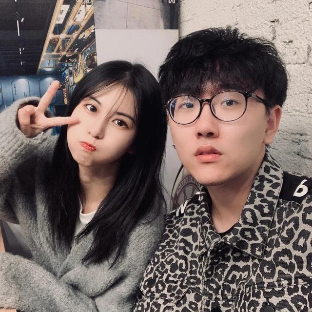 杨亚冬有趣的灵魂吸引了960w粉丝杨亚冬的呆萌长相和陈慧敏有趣搞怪的