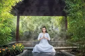 蓝田汤峪温泉：桃花三月汤泉水，春风醉人不知归图片