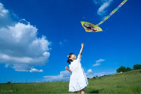 消防叔叔教你放风筝的正确“姿势”图片