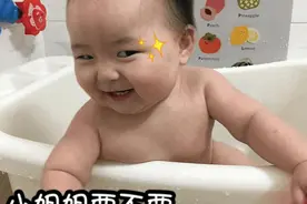 表情包：有空一起谈个恋爱，没空的话我继续喜欢你图片