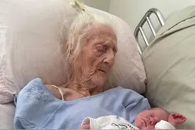 百岁老人和小婴儿的幸福瞬间图片