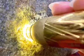 莫西沙脱沙手镯料，起白雾，皮壳紧致图片