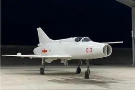 歼12战机现身国内航展，外号空中李向阳！为何最终未服役？图片