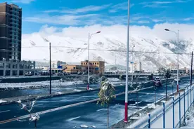 秋未尽，冬已至，锅庄之乡如诗如画图片