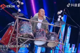 棉花哥唱哭邓紫棋，获得四位明星嘉宾点赞，因为唱出老百姓的心声图片