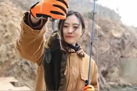 大连水丰鱼肥，钓鱼去？图片