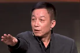 易中天：中国人的逻辑很荒唐，最喜欢给别人贴标签，看别人怎么活图片