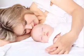 孩子出生被取名“宇凡”，护士手抖多添一笔，妈妈大喜：就这个了图片