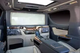 四座+隔断+星空顶，传祺M8推出四座版，有它何需羡慕埃尔法图片