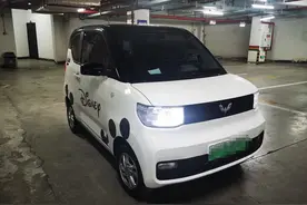 没钱也能玩改装，4万买宏光MINI，花1千改后讨到了女朋友图片