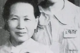 上世纪五六十年代，毛主席给一位保姆接连写信十余封，亲如一家人图片