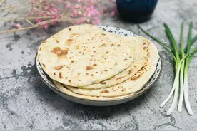 末伏到了，按习俗要吃烙饼，分享北方油馍饼做法，20分钟就能搞定图片