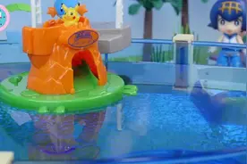 神奇宝贝洛托姆皮卡丘的精灵球玩具遇水涌出泡沫 胖丁跑出来了视频封面
