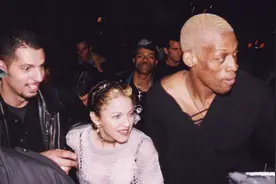 不羁大虫！丹尼斯·罗德曼的情史回顾图片