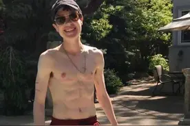 艾略特·佩奇：变性后露上身晒肌肉，好莱坞女神成男神图片