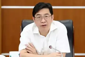 邓群策任湖南省政府秘书长图片