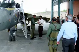 印度空军组建第二支LCA光辉战机中队 具备完全作战能力视频封面