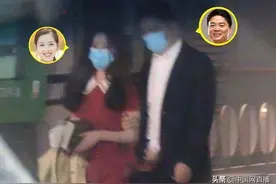 刘强东章泽天罕见现身！深夜“烛光晚餐”全程挽手臂图片