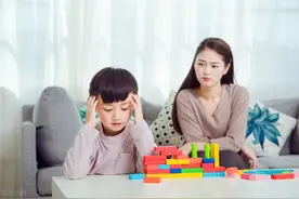 我以为我能睡出一片天地，却把自己睡进了中专图片