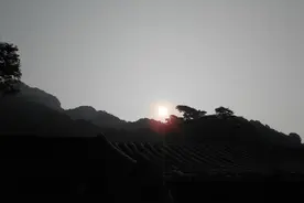 那篇《雨中登泰山》，从此让我对泰山有一种向往图片