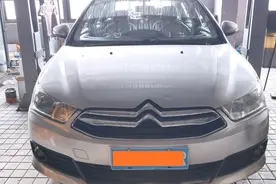 9万公里的雪铁龙世嘉，发动机高温、底盘异响；美女车主：崩溃了图片