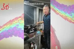 超赞！高速封闭货车滞留，东北大哥炖小鸡招待你图片