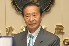 坐拥千亿商业帝国 92岁李兆基正式告别江湖图片