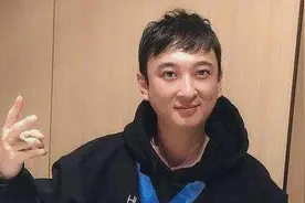 跟秦奋分手后恋上王思聪，拿5000万分手费自称豪门图片