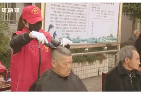 点赞！井研大叔帮帮团图片
