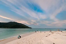 丽贝岛是泰国较新的旅游景点，被称为泰国的马尔代夫图片