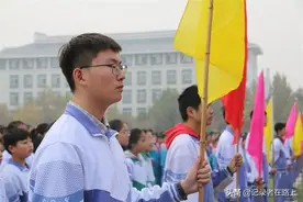 正当青春，附中少年显朝气图片