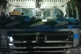 缅甸查获市值超过2亿缅币的走私智能手机图片