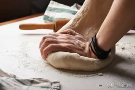 新加坡封锁期间，在家做饭菜糕点售卖违法吗？图片