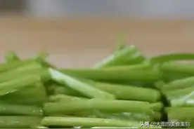 在家做小炒牛肉，记住这几点，牛肉才能嫩滑爽口，一点也不柴图片