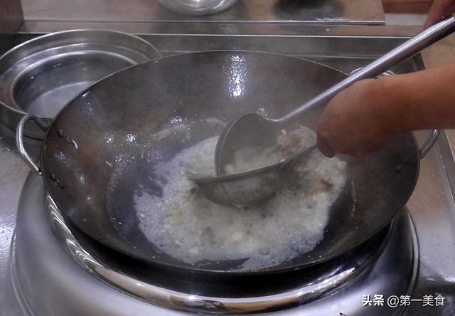 草鱼怎么做好吃又简单的家常做法 2026年水煮草鱼怎么做好吃又简单的家