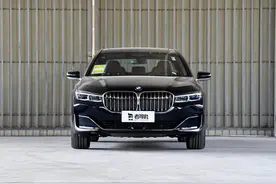 超大后排空间，3.0T直列六缸，旗舰豪华座驾，实拍740li图片