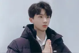 能量偶像人物志：且视夏风起波澜——马嘉祺图片