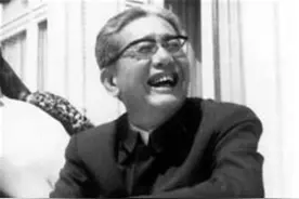 周总理曾邀请金庸就职外交部，他为何没有去？图片