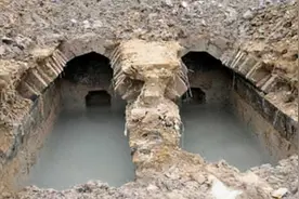 河南大旱，2500年前的古墓重现水库，出土的文物令考古界振奋图片