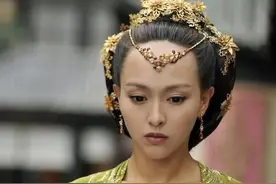 发际线高又怎样！盘点娱乐圈靠发型照样美貌的高发际线女星图片