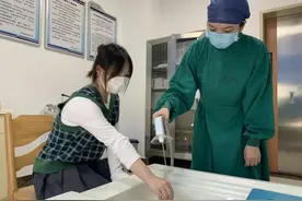 北海一高校6名大学生在同一天被同一只猫抓伤图片