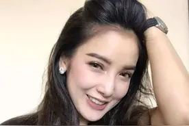 泰国知名女星的戏剧人生：叫了20年的哥哥竟是生父，母亲却是奶奶图片