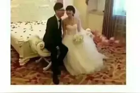 娶同学55岁妈妈，河南21岁大学生：第一眼被雪白皮肤迷住图片