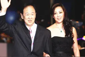 王馨平悼念亡母林翠，母亲生前是电影红星，与哥哥曾江感情深厚图片