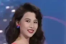 清纯港姐！17岁的蔡少芬教你旧丝袜如何废物利用图片