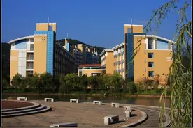 收分较低的三所本科大学，适合压线考生考虑，有你大学吗？图片